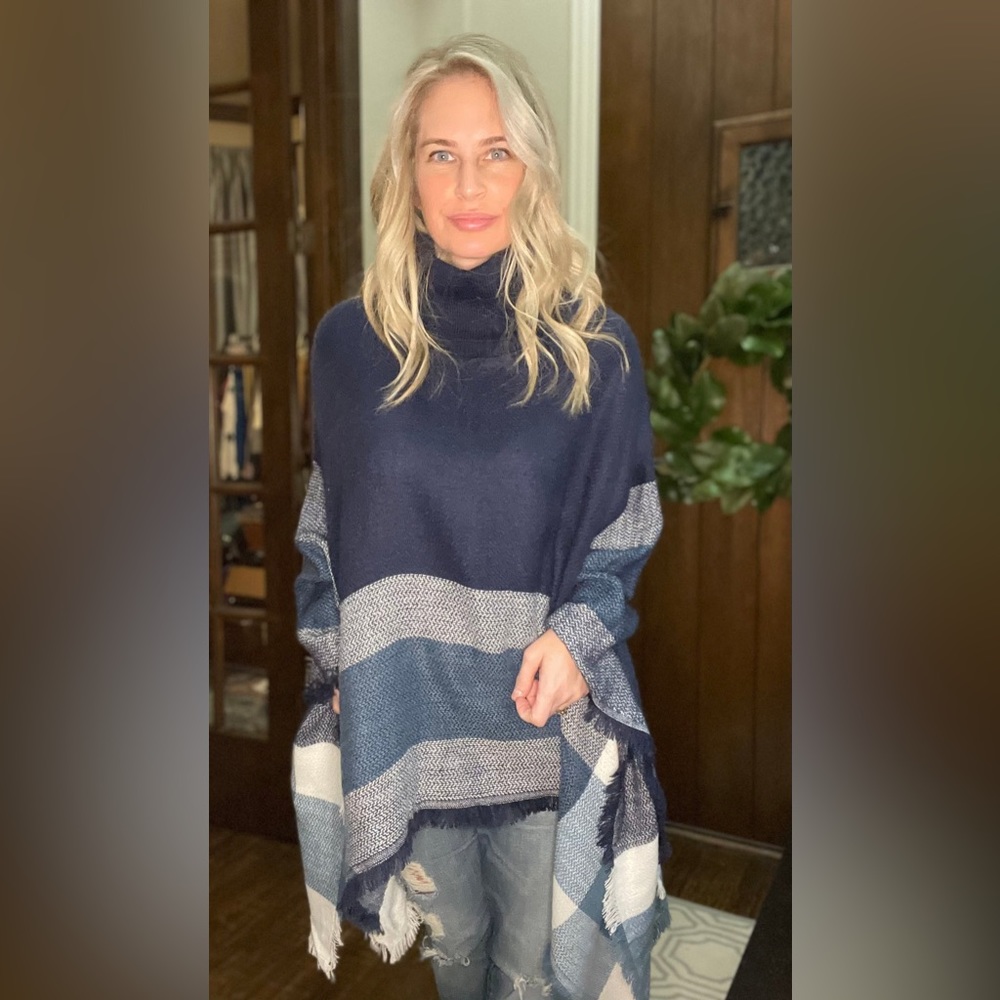 NWT! Turtleneck Poncho Azul - Picture 6 of 8